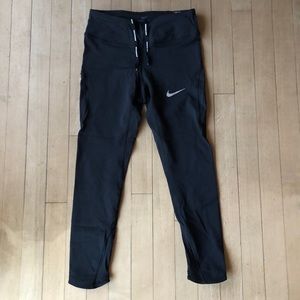 Nike NWT Running Cropped Leggings